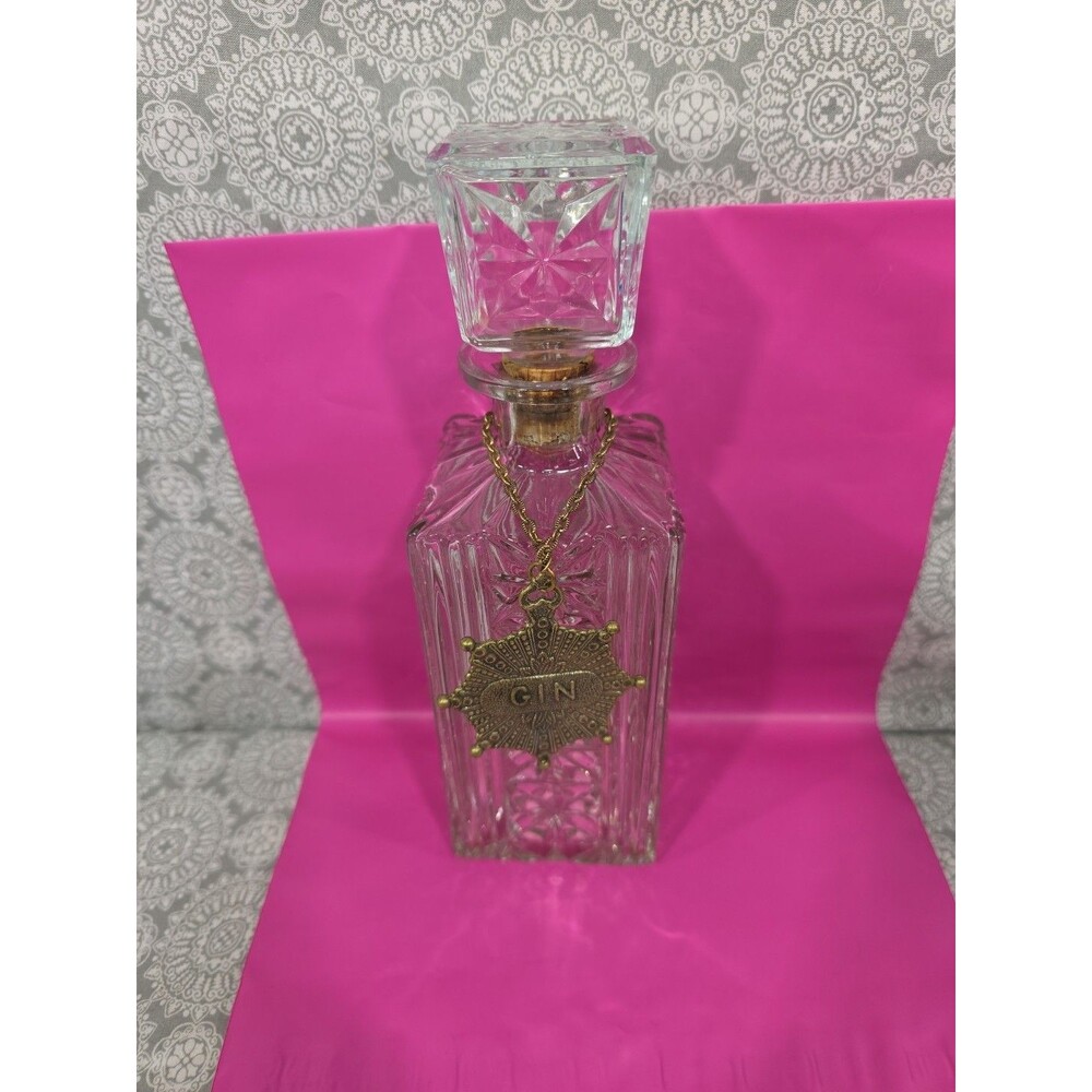 Vintage Glass Liquor Decanter Bottle with Stopper Decorative Medallion VODKA GIN - Picture 3 of 9